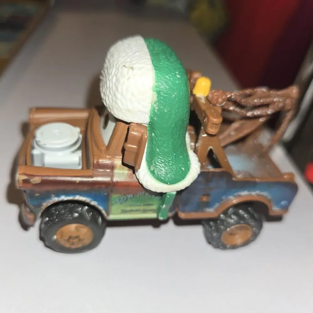 Disney Pixar Cars Diecast Vehicle Mattel Figure - Whee Hoo Winter Mater Towtruck